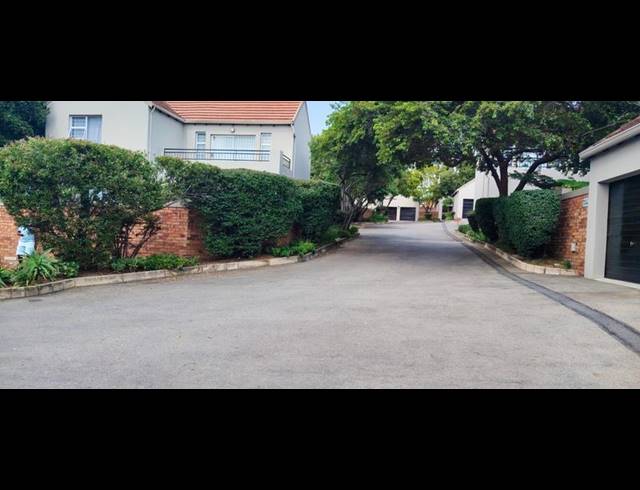 3 BEDROOM TOWNHOUSE FOR SALE IN RANDBURG CENTRAL